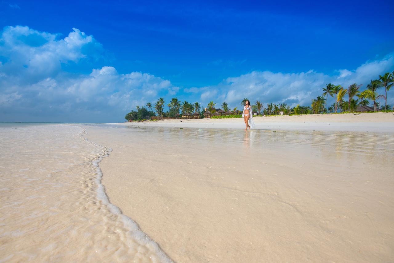 The Sands Beach Resort Bwejuu Esterno foto