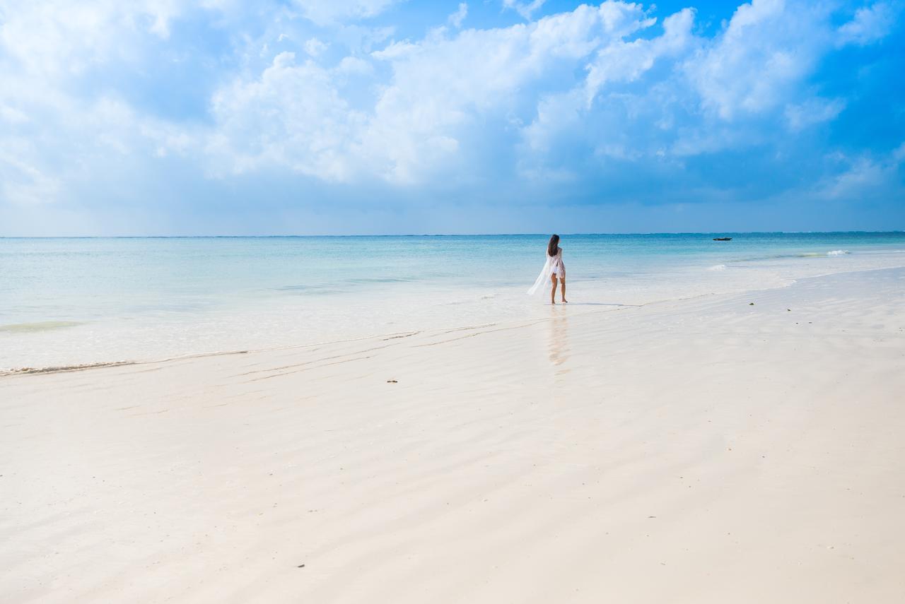 The Sands Beach Resort Bwejuu Esterno foto