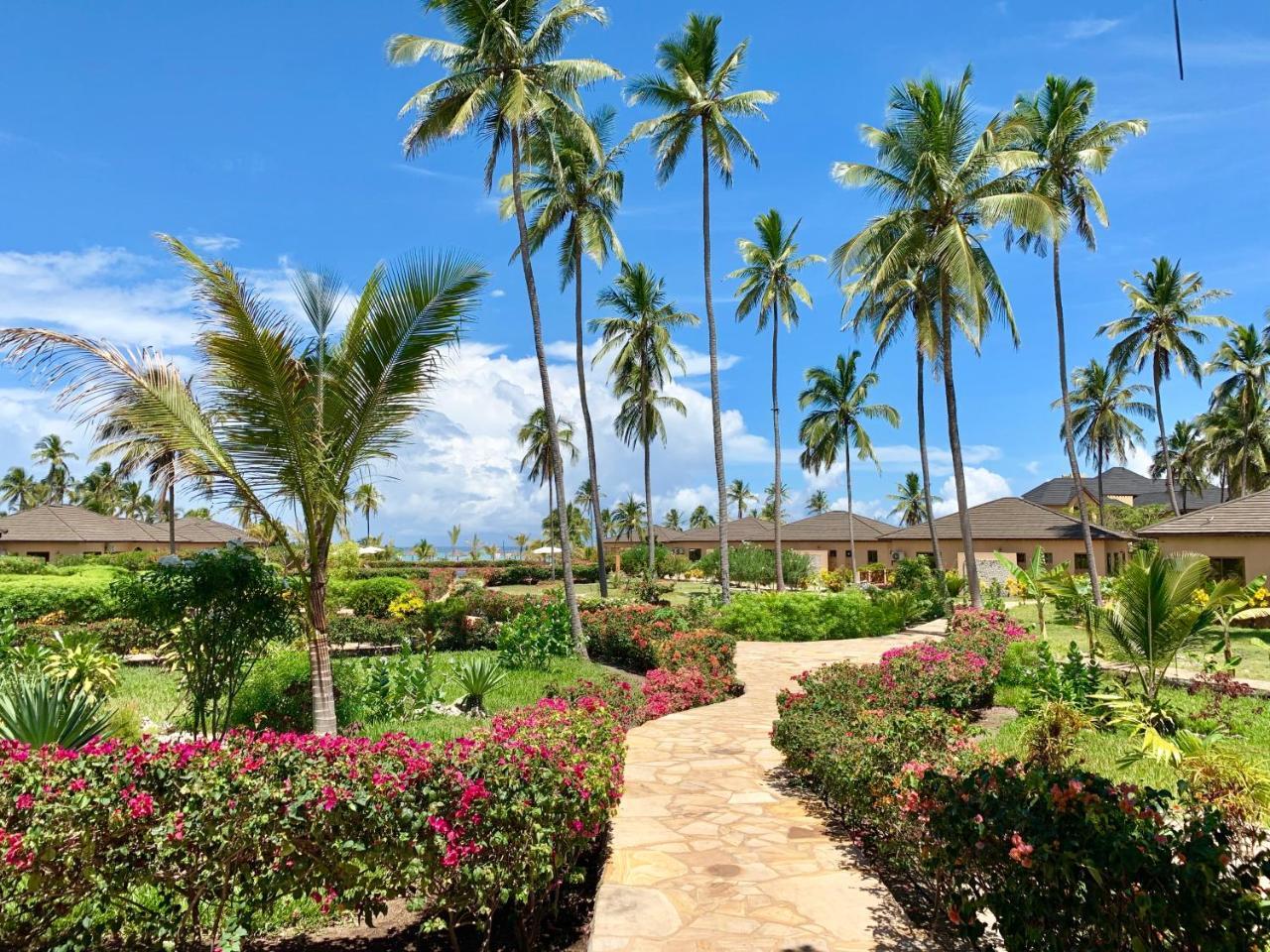 The Sands Beach Resort Bwejuu Esterno foto