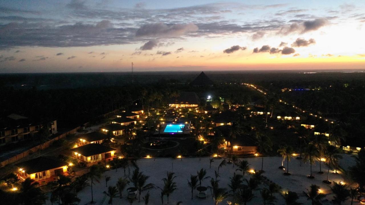The Sands Beach Resort Bwejuu Esterno foto